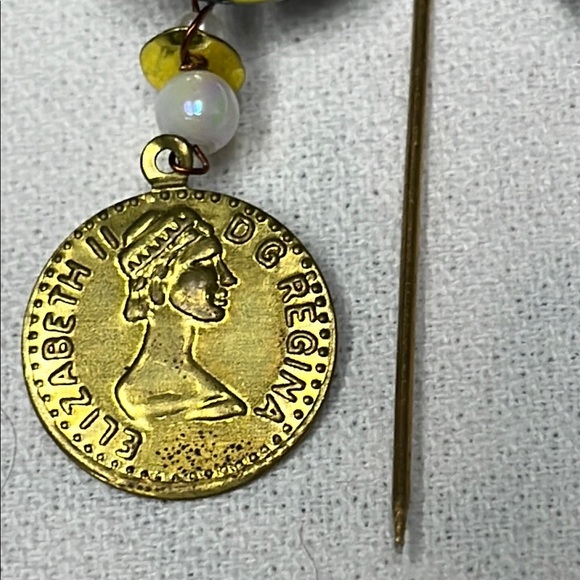 Karen Rossi Flying Girl Brooch with Yellow w/ Gold Accents Vintage - Picture 4 of 6